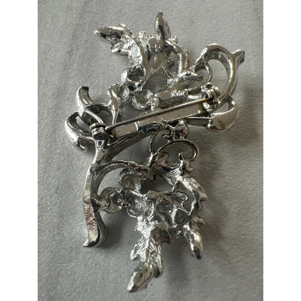 N/A silver tone